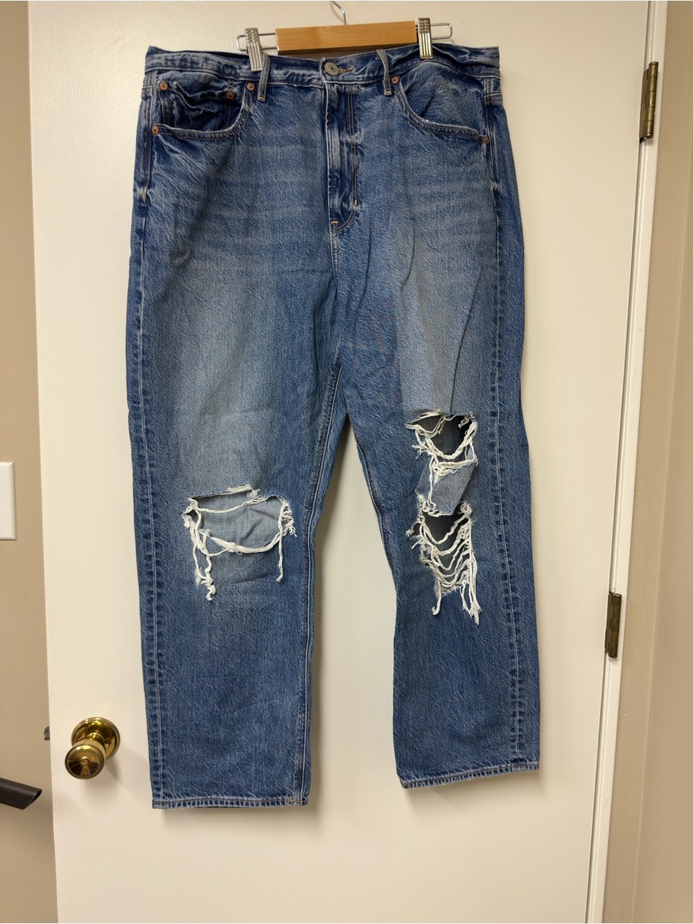 American Eagle Outfitters Distressed Blue Boyfriend Jeans